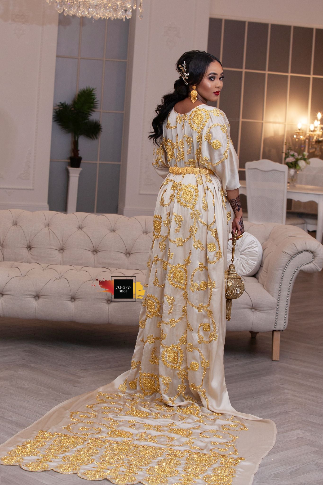 Magnificent Muna (Beige)