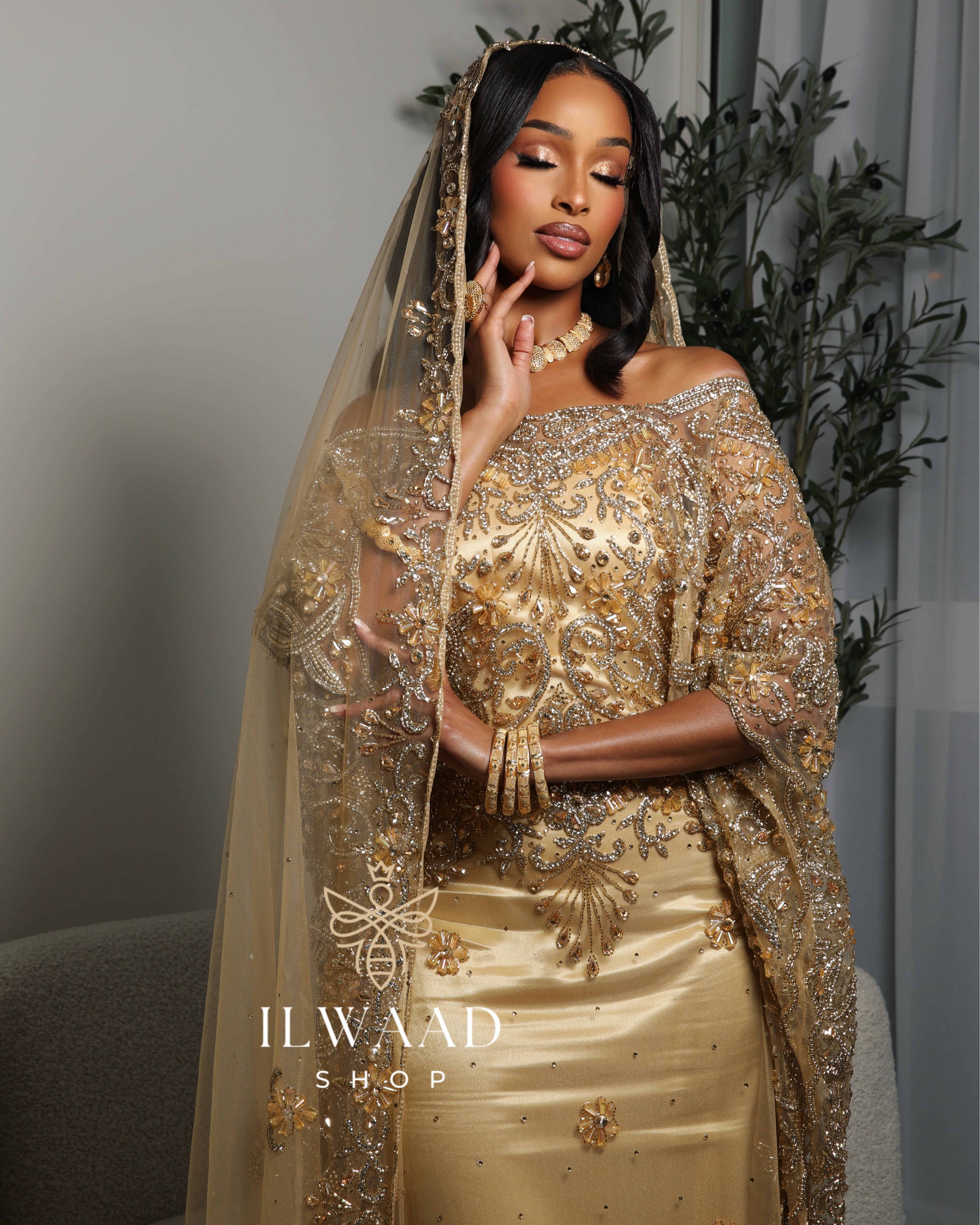 Nostalgic Nimo (Gold) - Lace Bridal Dirac